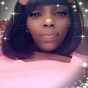 Meet your Posher, Lecia